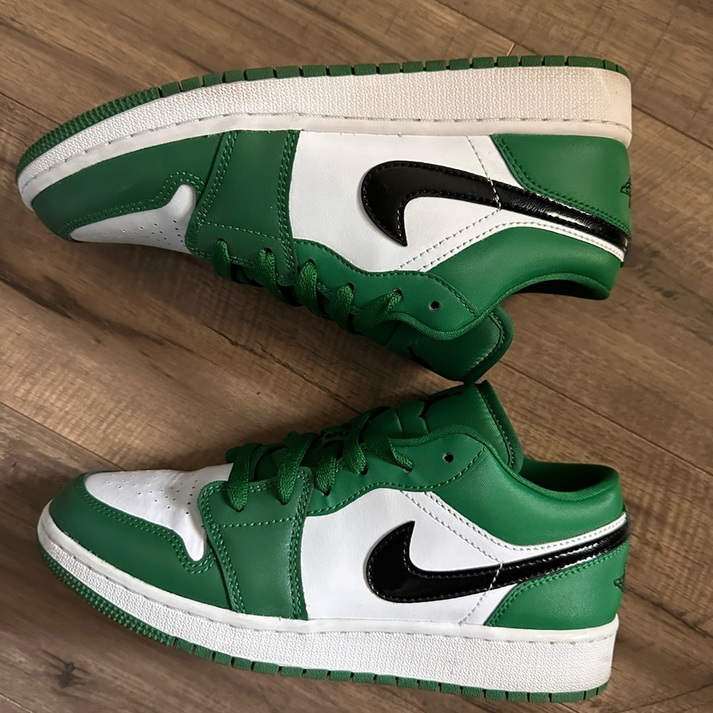 pine green low Jordan 1